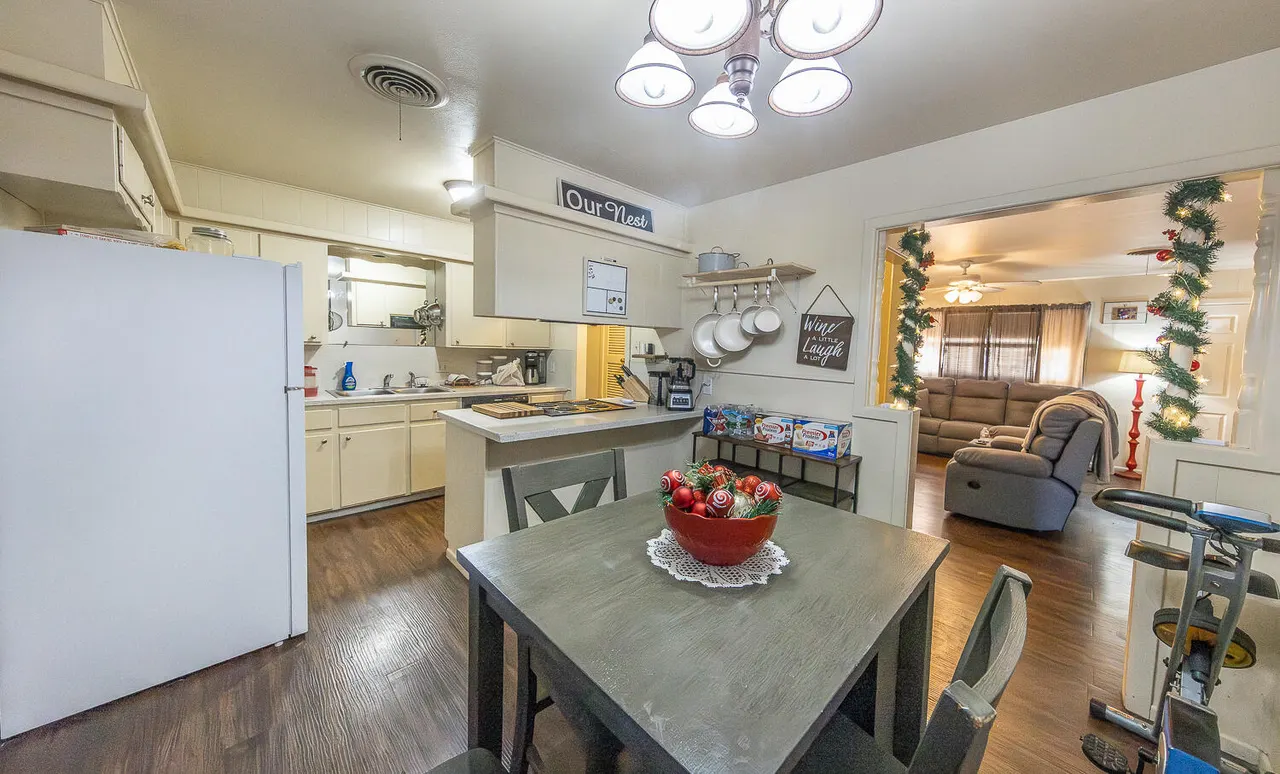 Photo 8 — 2412 33rd Street, Lubbock, TX 79411