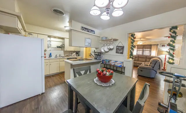 Photo 8 — 2412 33rd Street, Lubbock, TX 79411