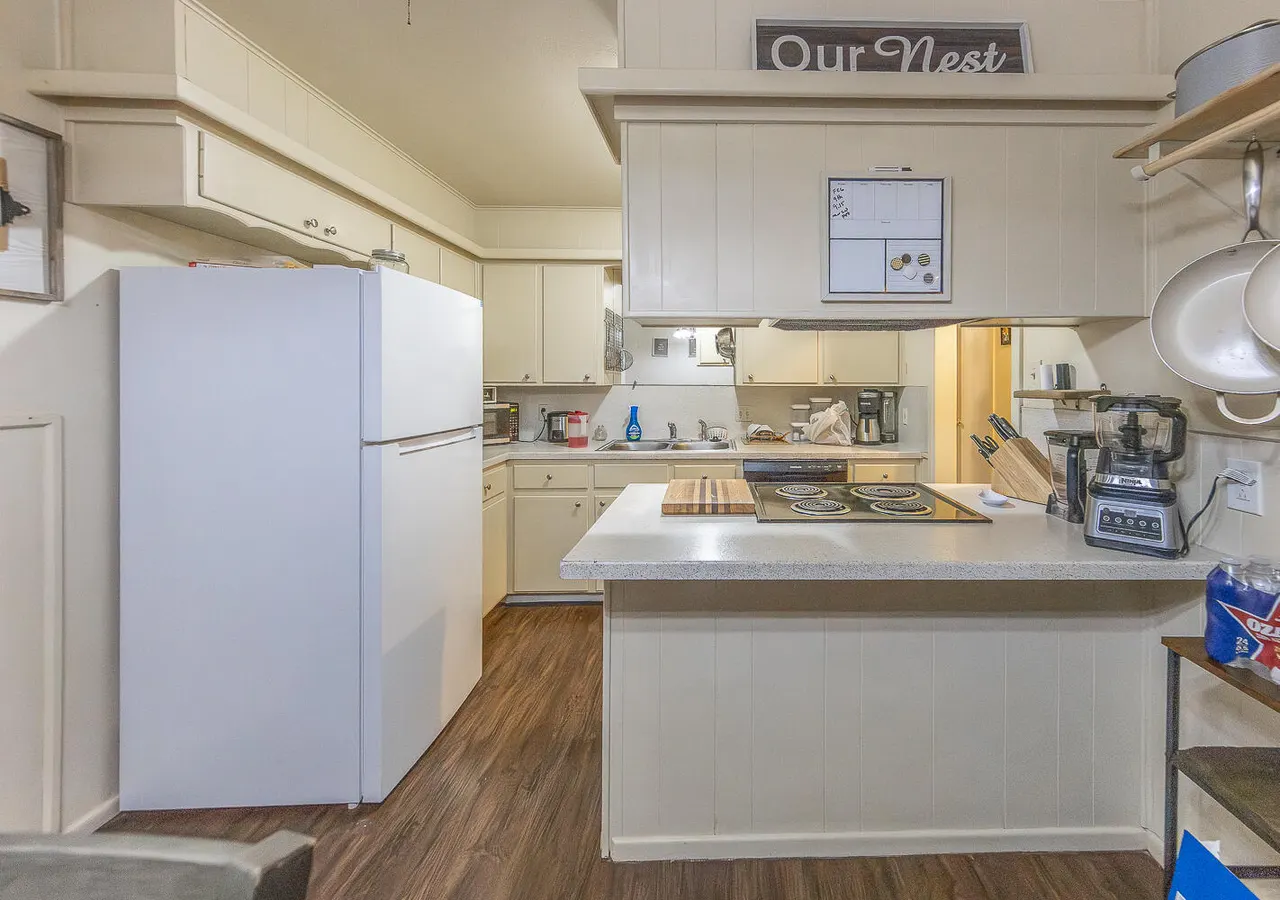 Photo 9 — 2412 33rd Street, Lubbock, TX 79411