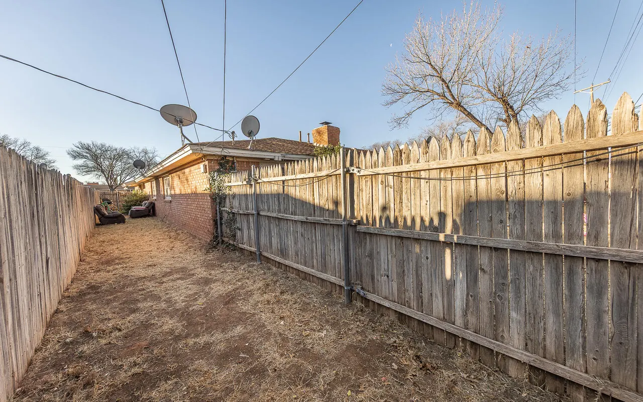Photo 17 — 2412 33rd Street, Lubbock, TX 79411