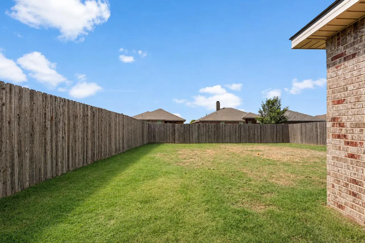 Photo 17 — 7519 103rd Street, Lubbock, TX 79424