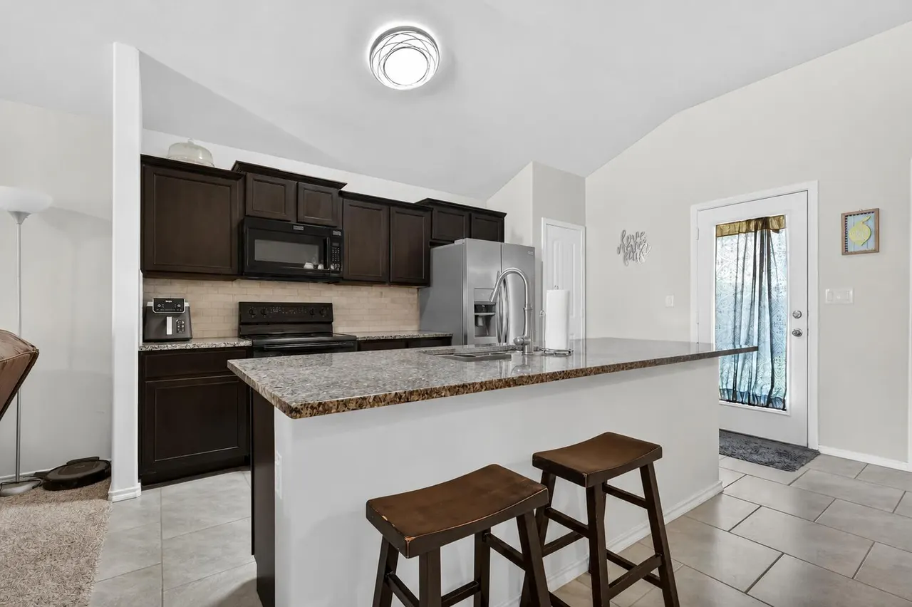 Photo 7 — 7519 103rd Street, Lubbock, TX 79424