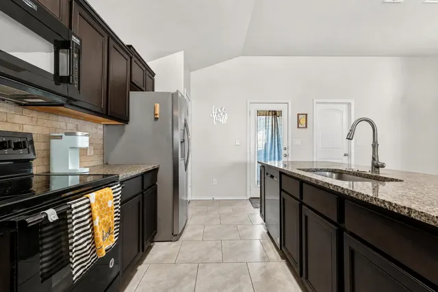 Photo 8 — 7519 103rd Street, Lubbock, TX 79424