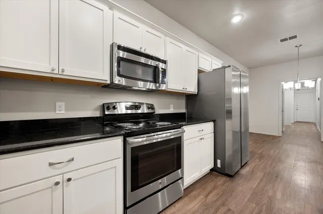 Photo 8 — 2119 10th Street, Lubbock, TX 79401