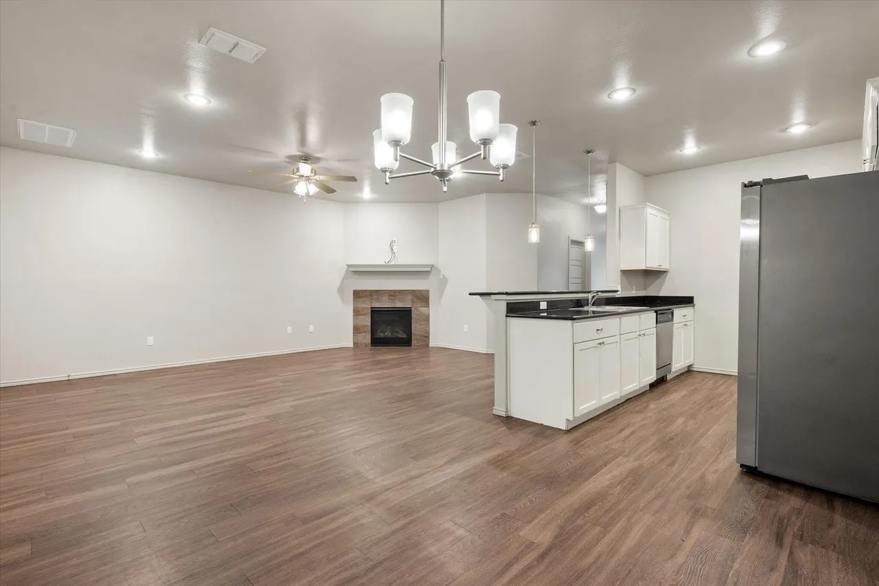 Photo 6 — 2119 10th Street, Lubbock, TX 79401