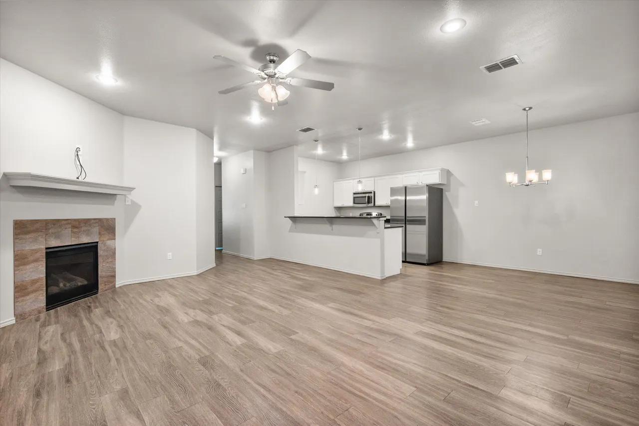 Photo 3 — 2119 10th Street, Lubbock, TX 79401