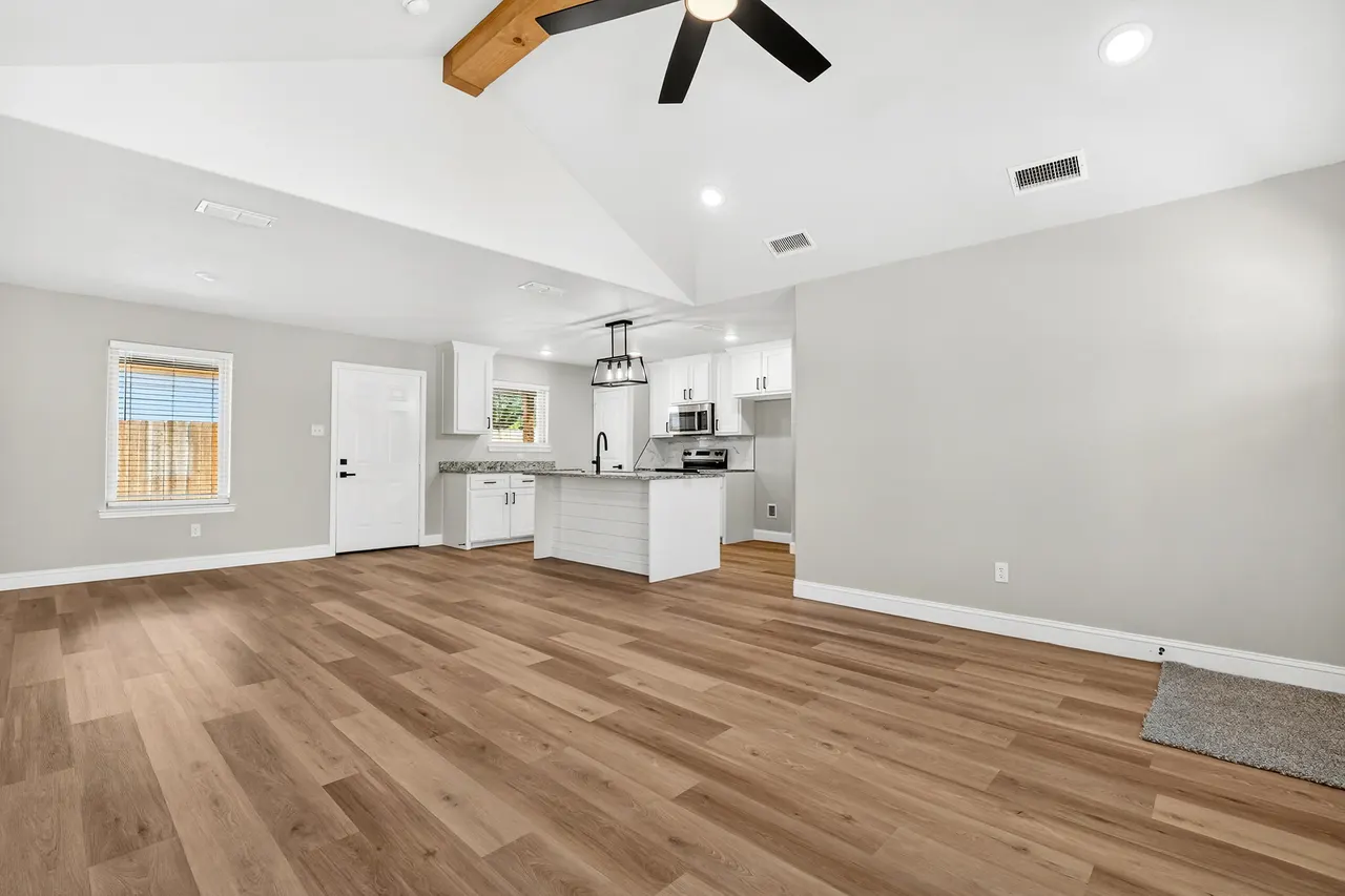 Photo 4 — 702 11th Street, Abernathy, TX 79311
