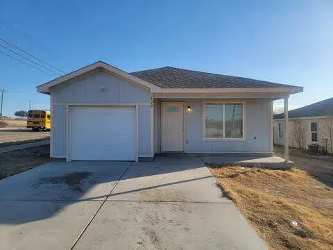 Front exterior — 1520 E 6th Street, Lubbock, TX 79403