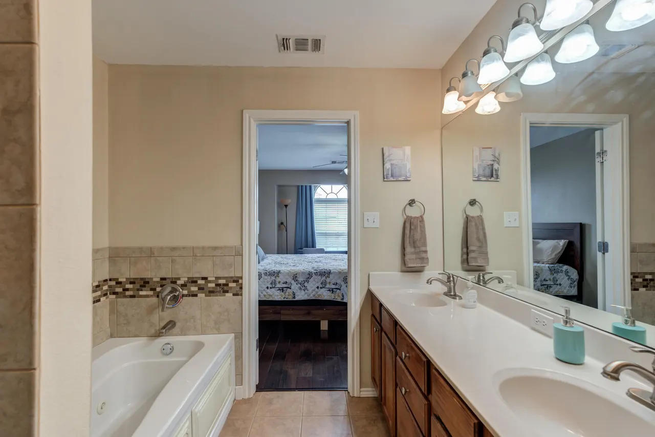 Photo 46 — 2101 Main Street 5, Lubbock, TX 79401