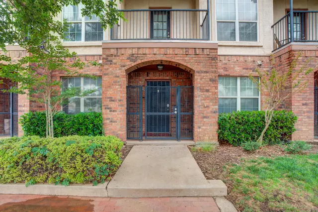Photo 4 — 2101 Main Street 5, Lubbock, TX 79401