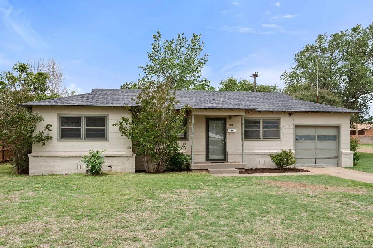 Photo 4 — 811 Zephyr Street, Plainview, TX 79072