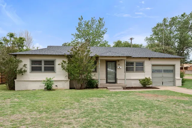 Photo 4 — 811 Zephyr Street, Plainview, TX 79072
