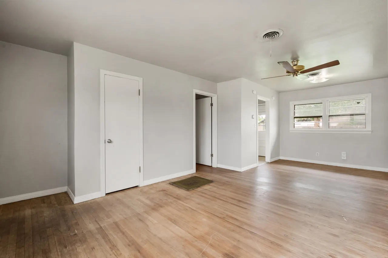 Photo 6 — 811 Zephyr Street, Plainview, TX 79072