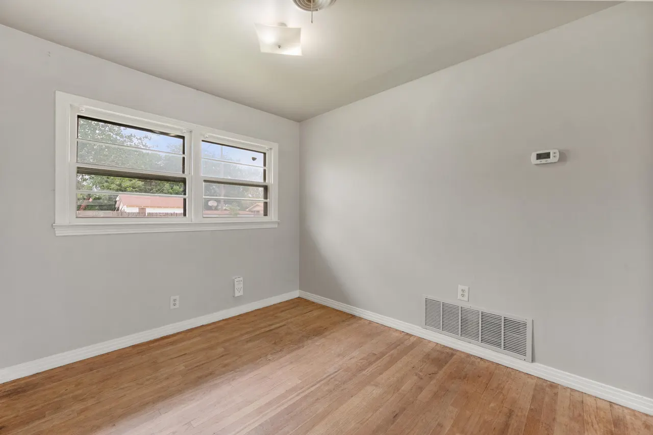 Photo 8 — 811 Zephyr Street, Plainview, TX 79072