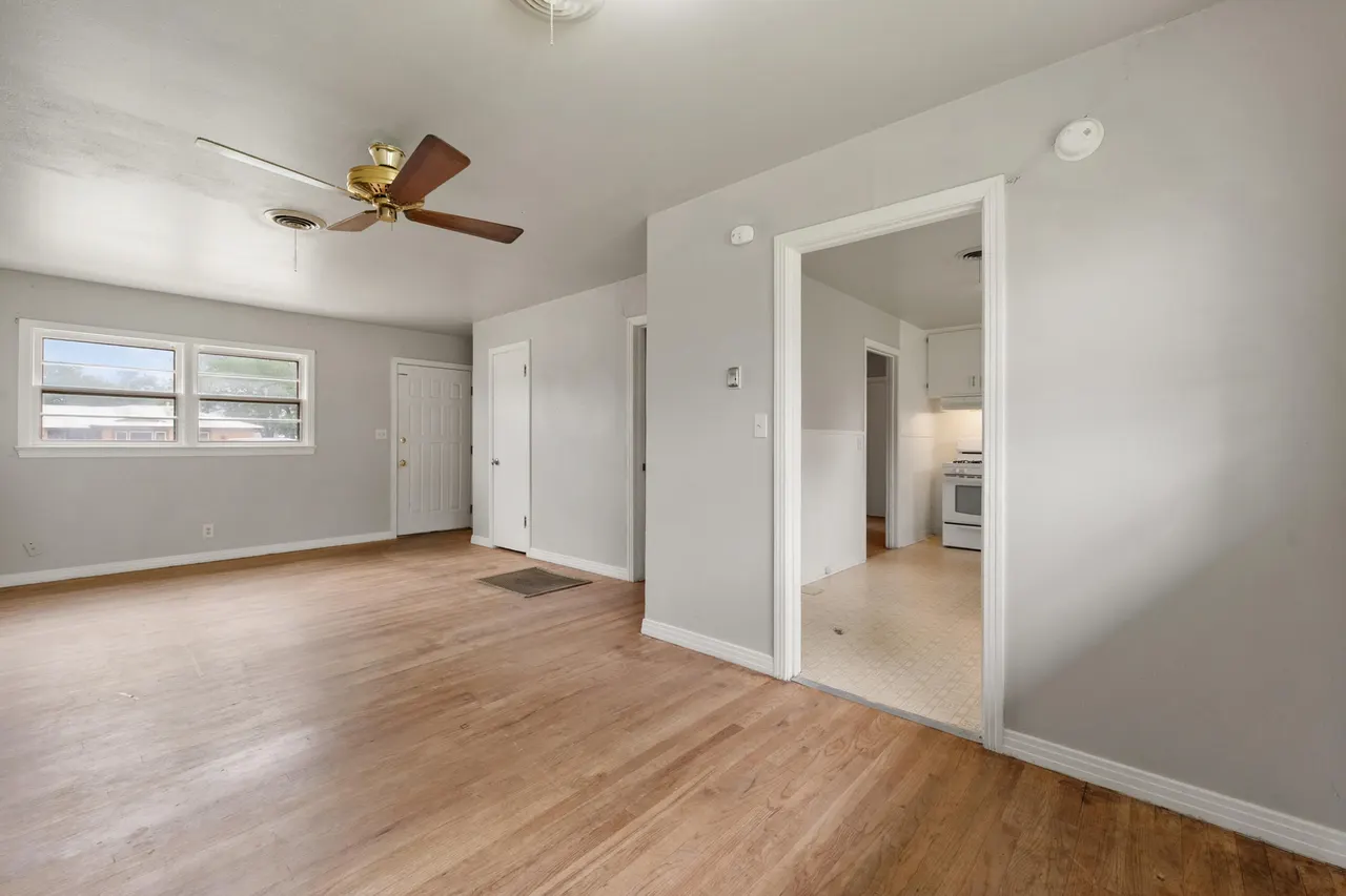 Photo 9 — 811 Zephyr Street, Plainview, TX 79072