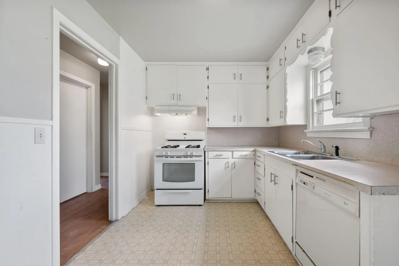 Photo 14 — 811 Zephyr Street, Plainview, TX 79072