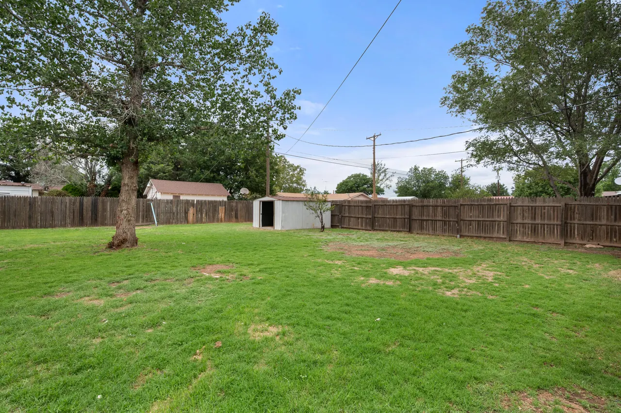 Photo 21 — 811 Zephyr Street, Plainview, TX 79072