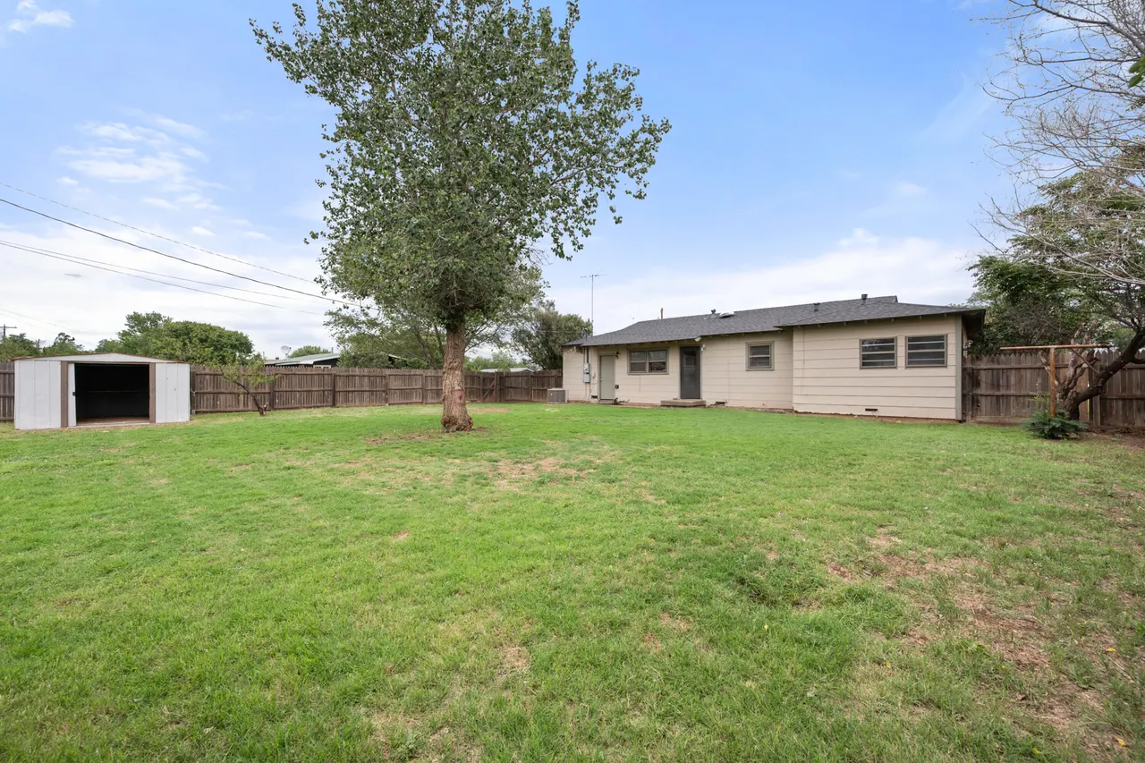 Photo 23 — 811 Zephyr Street, Plainview, TX 79072