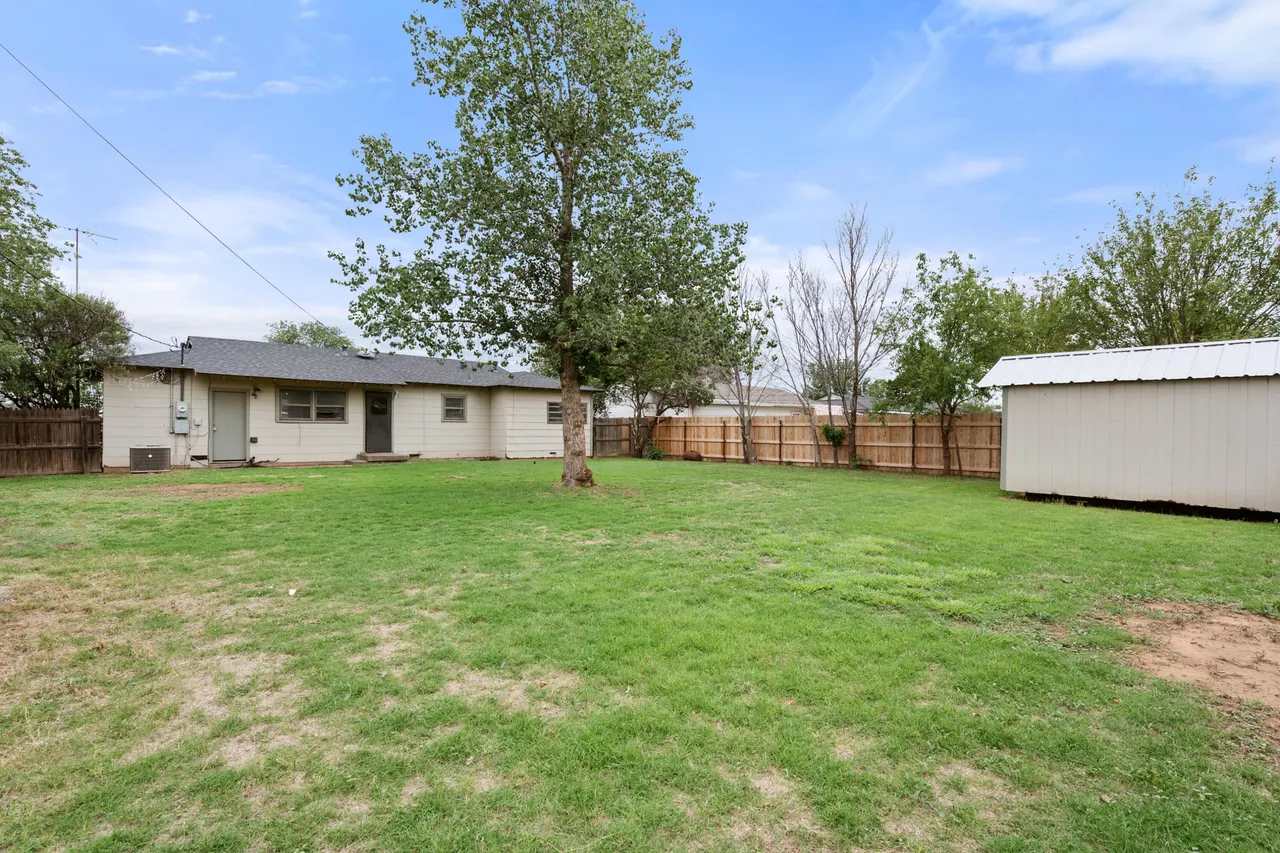Photo 24 — 811 Zephyr Street, Plainview, TX 79072