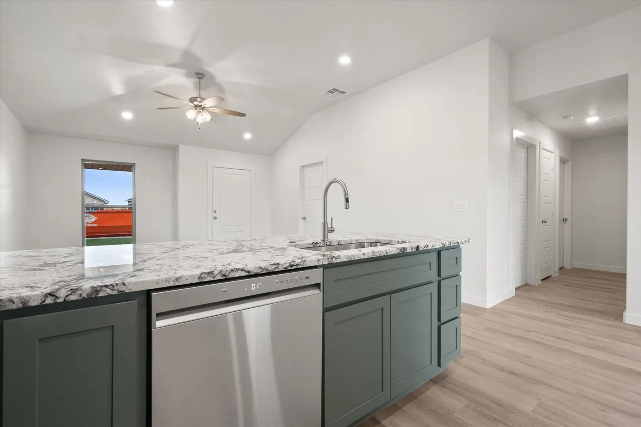 Photo 14 — 2412 Helena Avenue, Lubbock, TX 79407