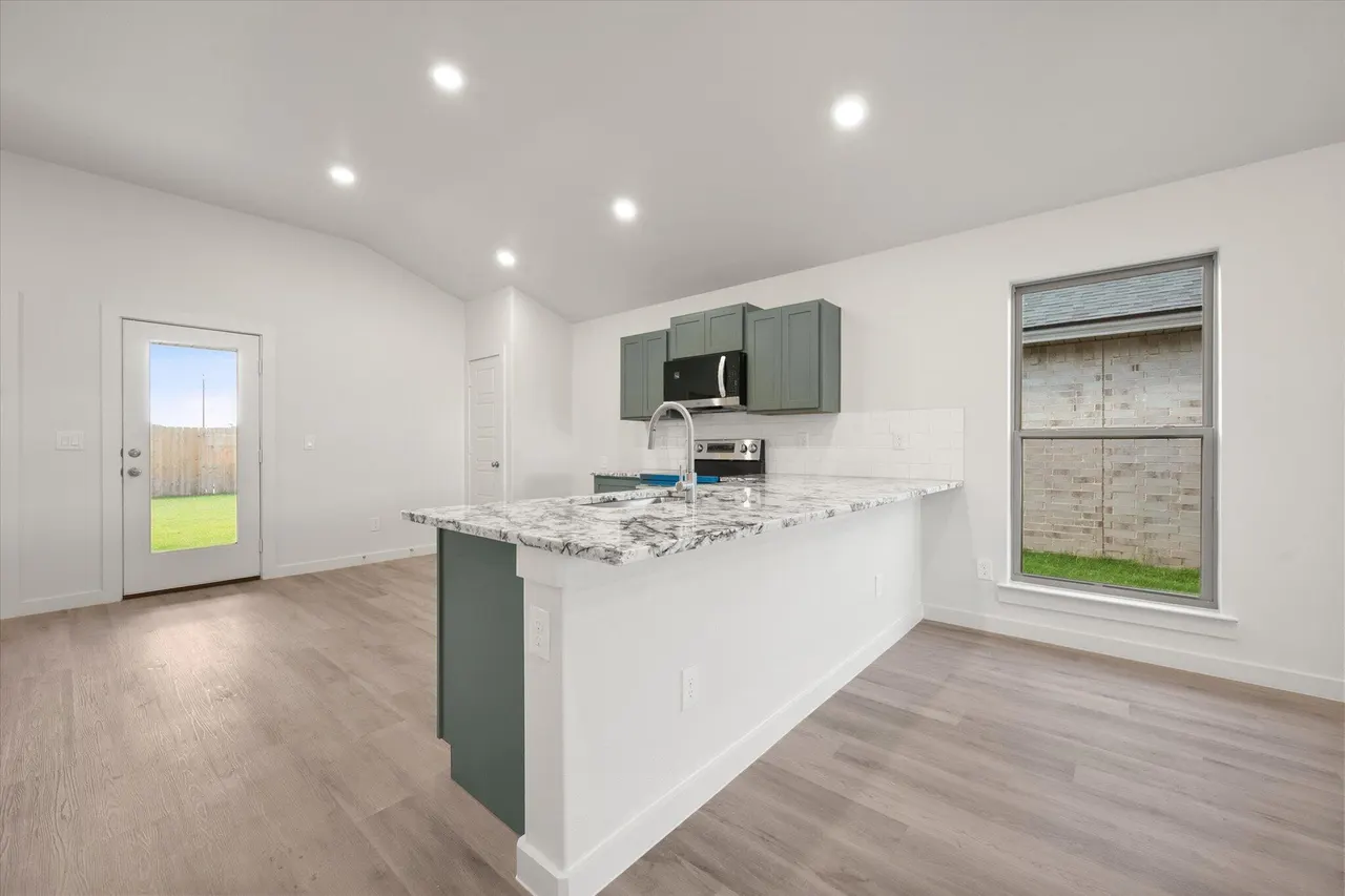 Photo 10 — 2412 Helena Avenue, Lubbock, TX 79407
