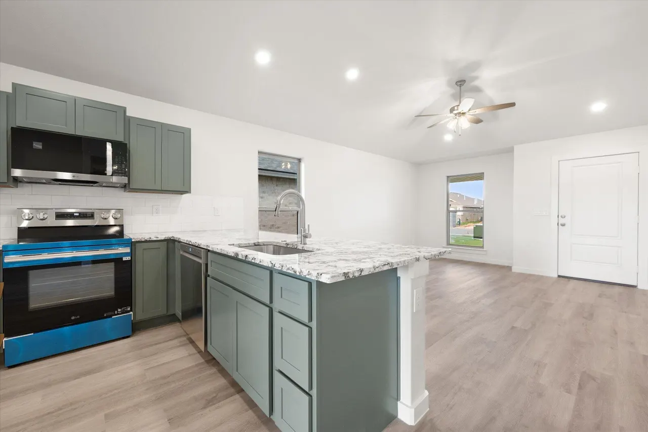 Photo 11 — 2412 Helena Avenue, Lubbock, TX 79407