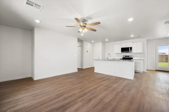 Photo 6 — 5613 Smith Street, Lubbock, TX 79416