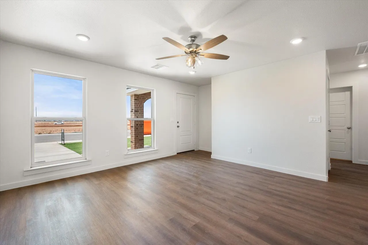 Photo 7 — 5613 Smith Street, Lubbock, TX 79416