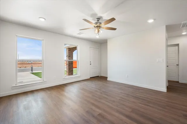 Photo 7 — 5613 Smith Street, Lubbock, TX 79416