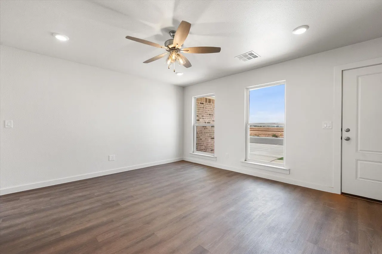 Photo 8 — 5613 Smith Street, Lubbock, TX 79416