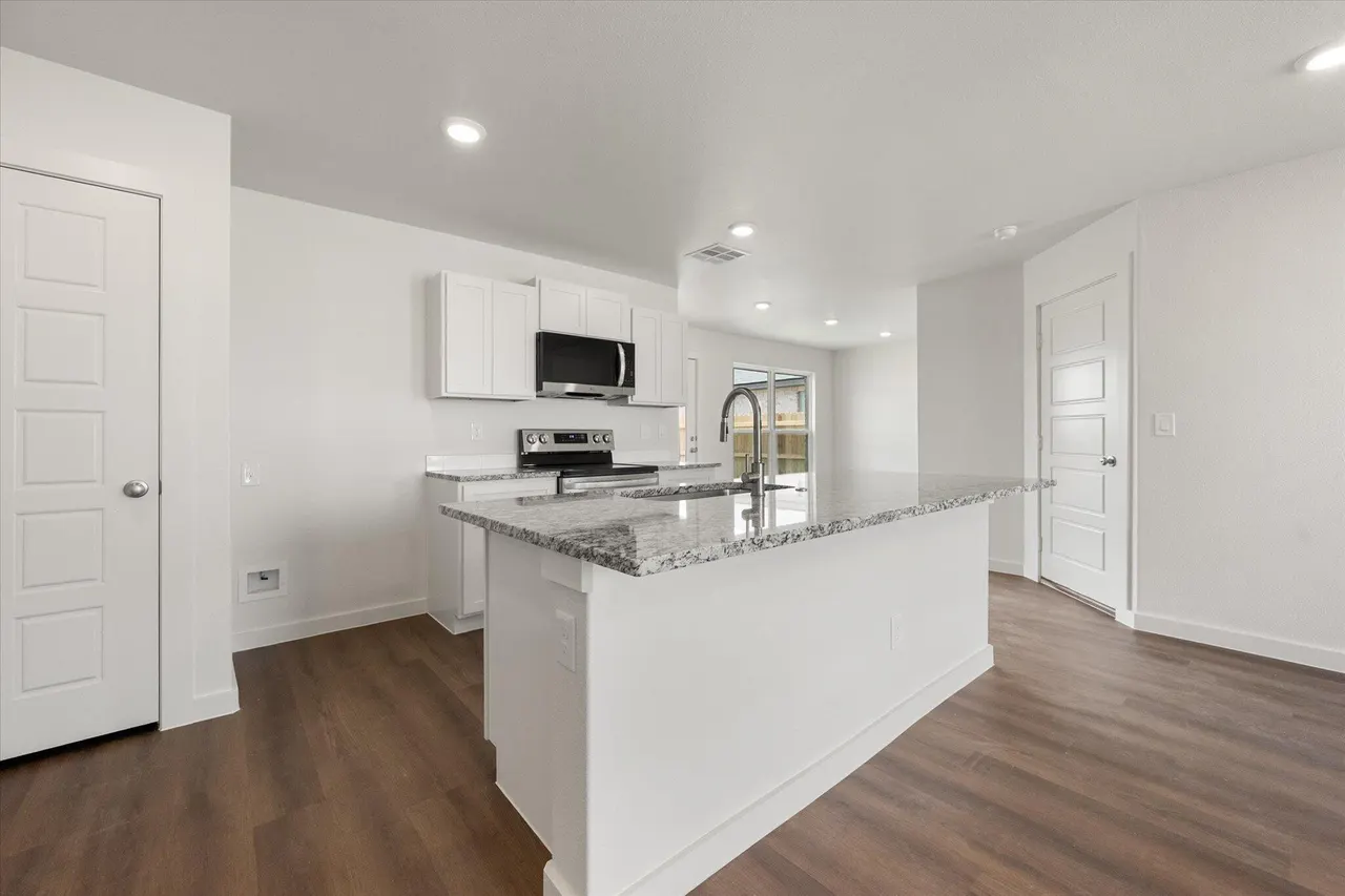 Photo 11 — 5613 Smith Street, Lubbock, TX 79416