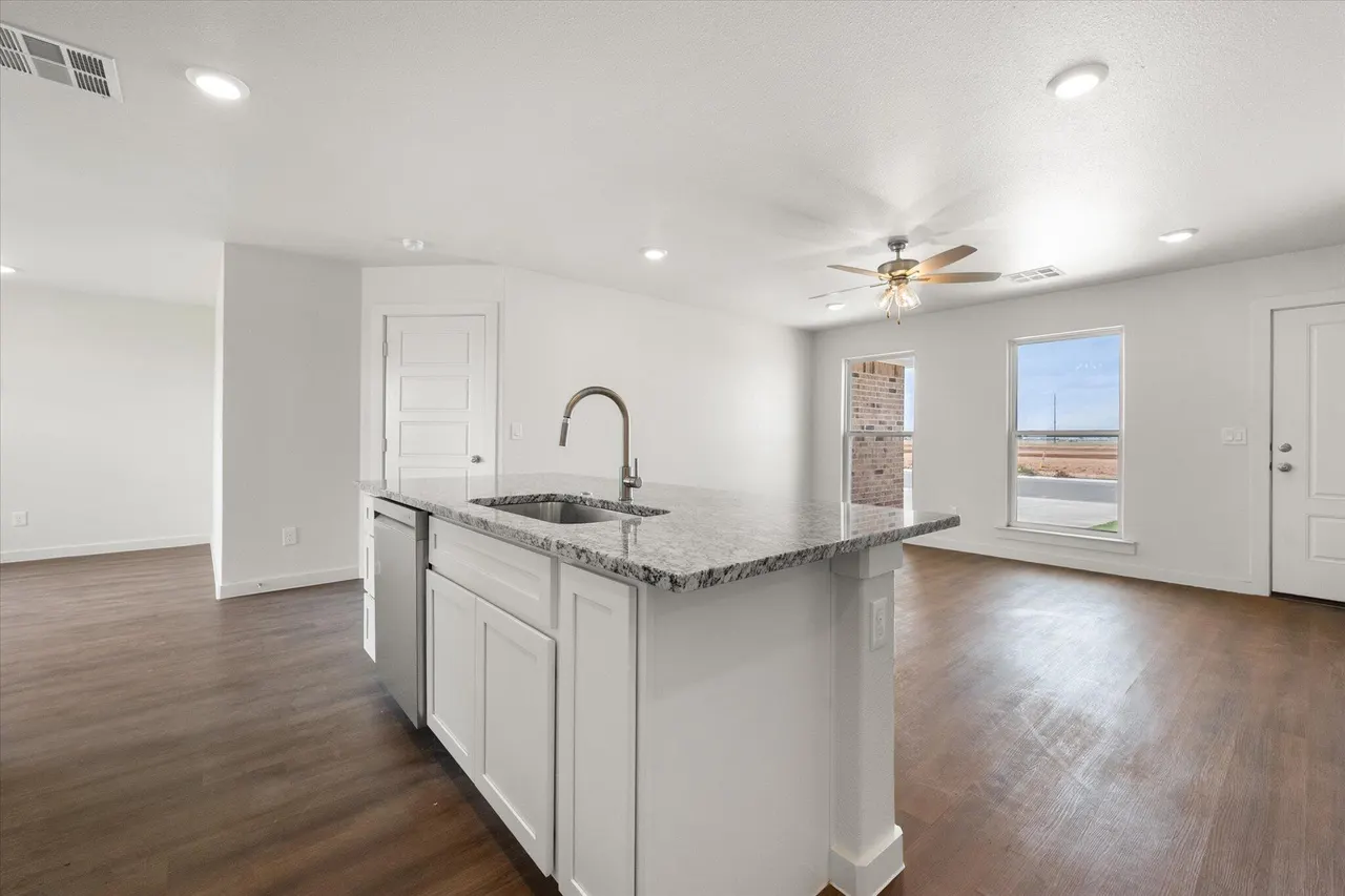Photo 13 — 5613 Smith Street, Lubbock, TX 79416