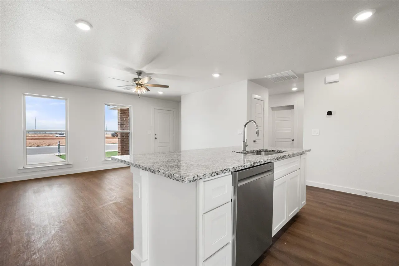 Photo 14 — 5613 Smith Street, Lubbock, TX 79416
