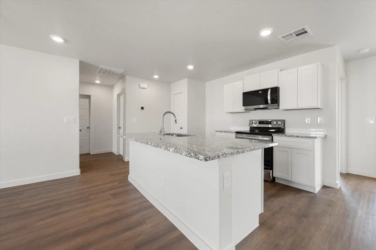 Photo 10 — 5613 Smith Street, Lubbock, TX 79416