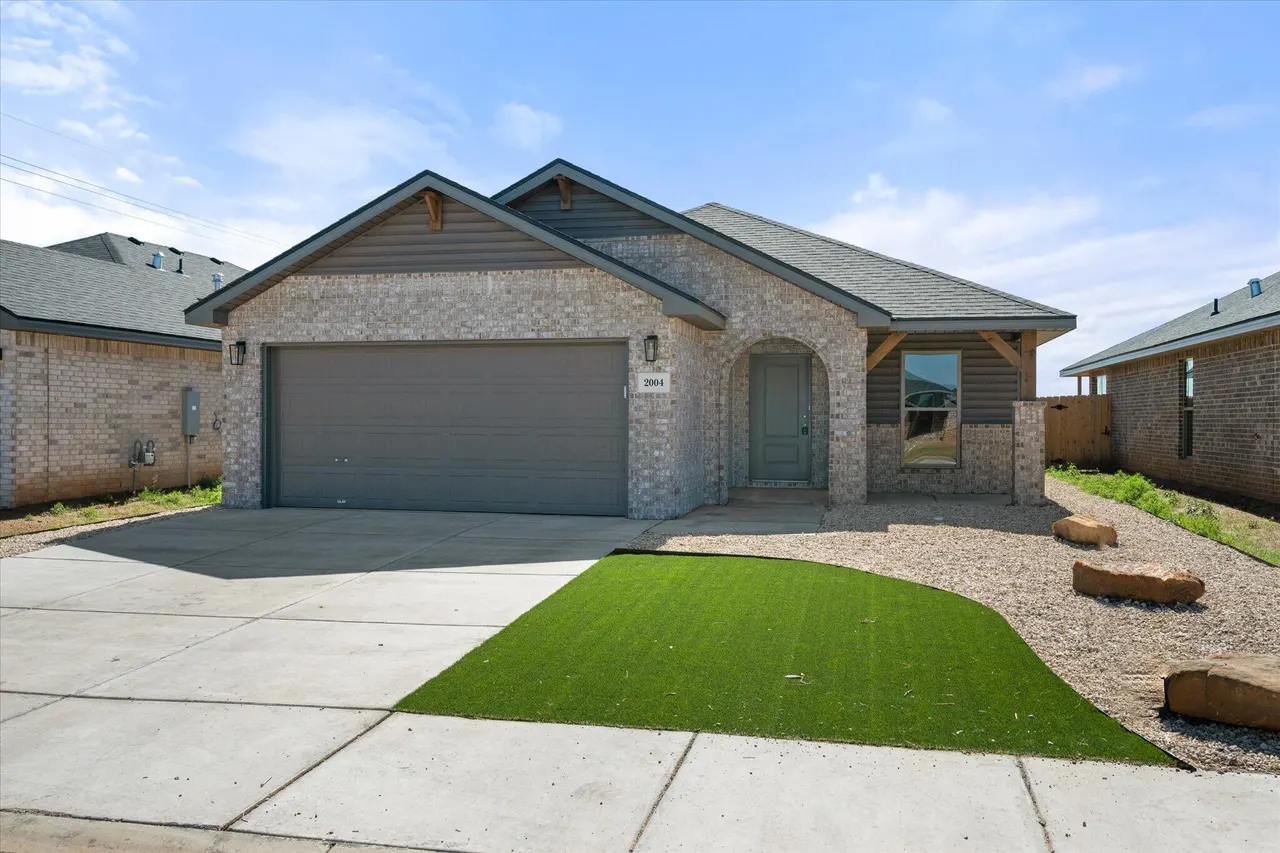 Photo 3 — 2004 Durham Avenue, Wolfforth, TX 79382