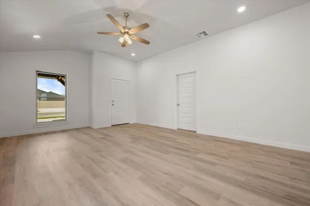 Photo 8 — 2004 Durham Avenue, Wolfforth, TX 79382