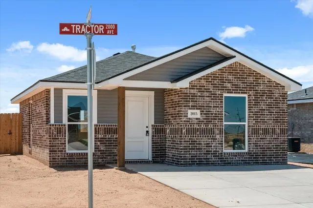 Front exterior — 2015 Tractor Avenue, Wolfforth, TX 79382