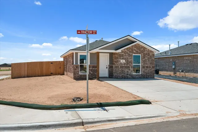 Photo 3 — 2015 Tractor Avenue, Wolfforth, TX 79382