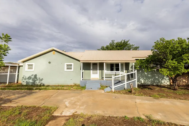 Front exterior — 1155 S 10th Street, Slaton, TX 79364