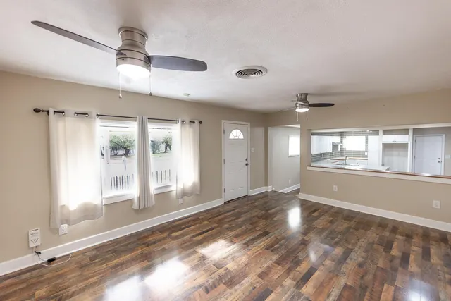 Photo 2 — 1155 S 10th Street, Slaton, TX 79364