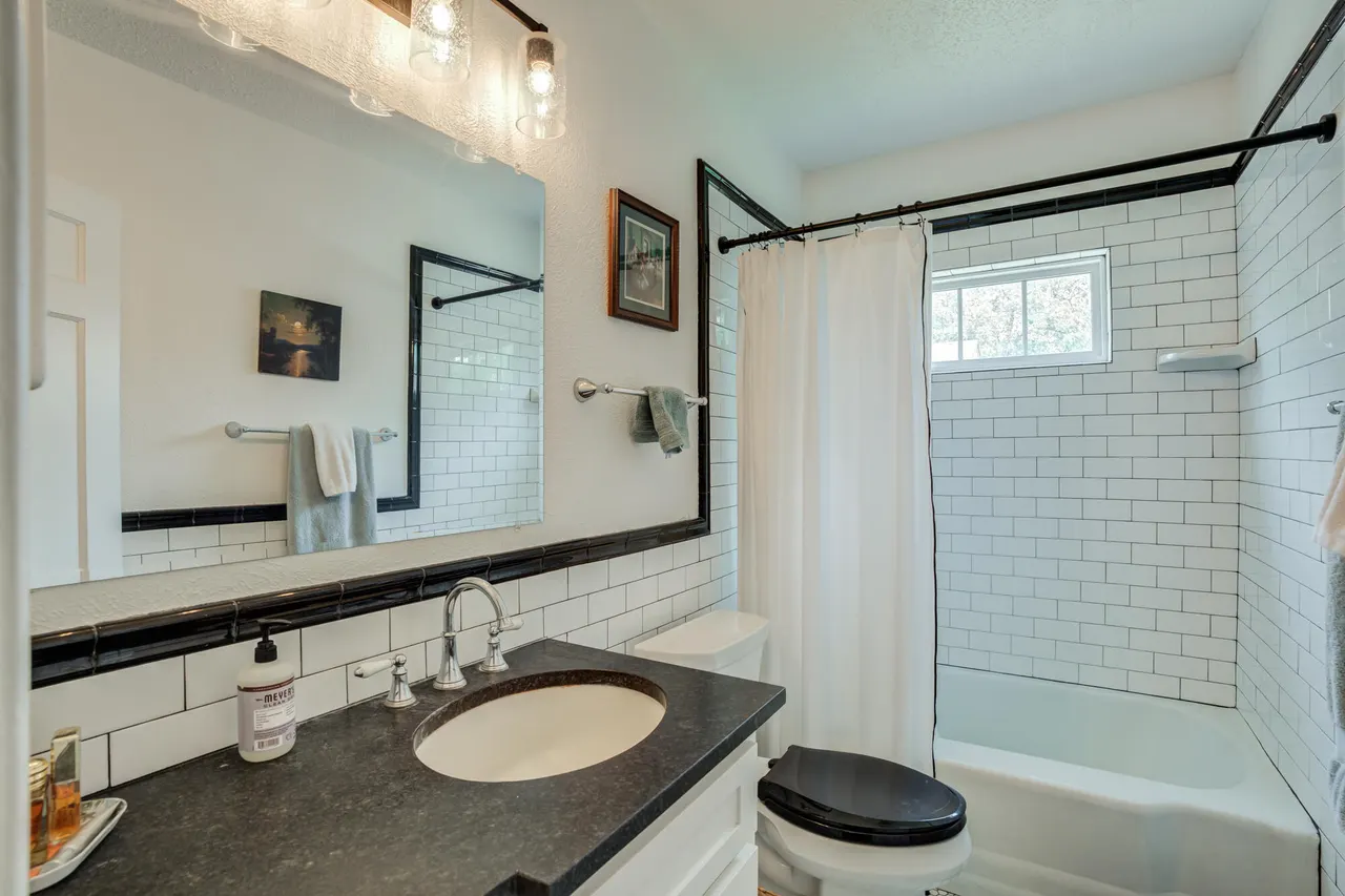 Photo 16 — 2826 33rd Street, Lubbock, TX 79410