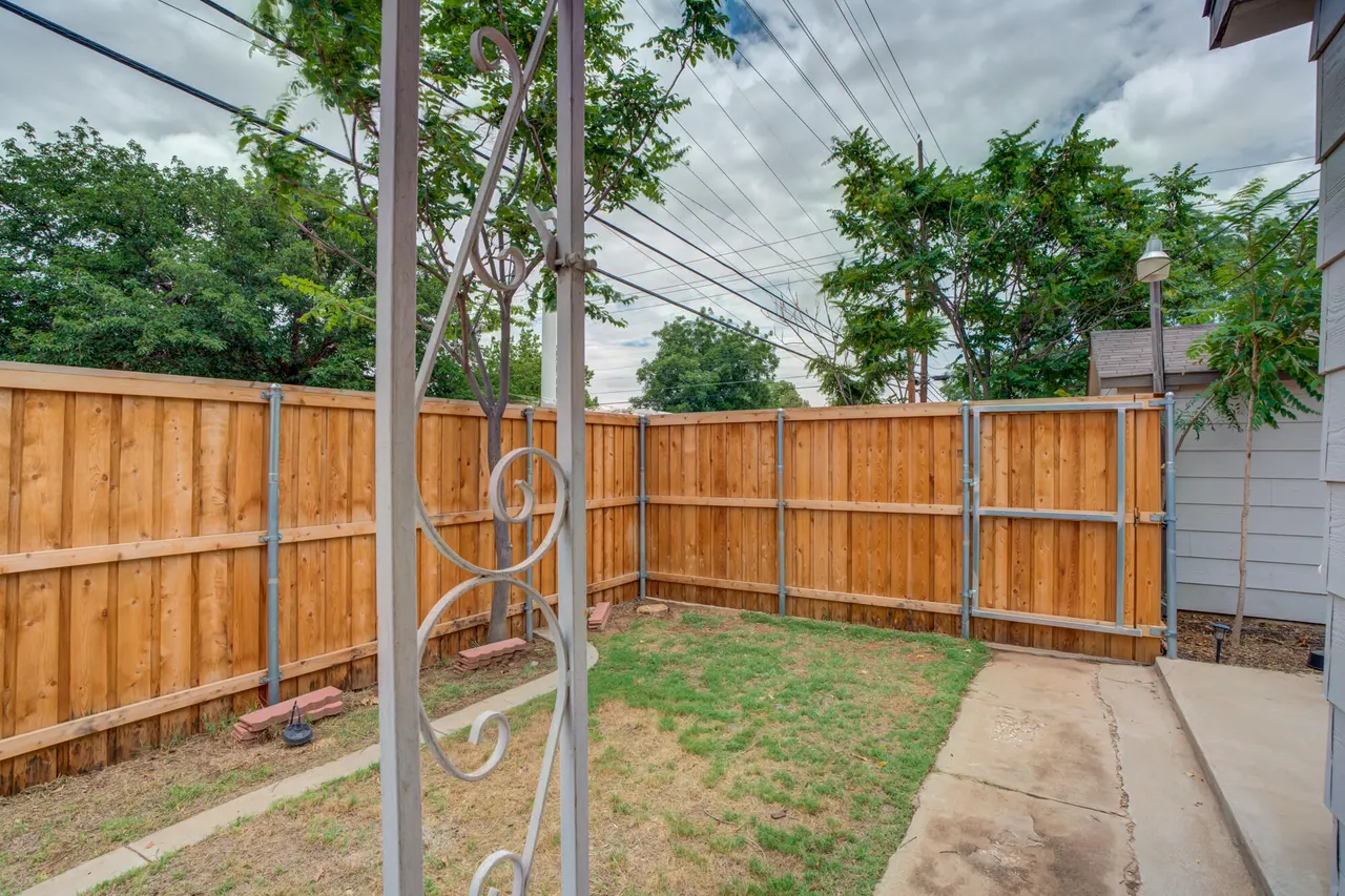 Photo 24 — 2826 33rd Street, Lubbock, TX 79410
