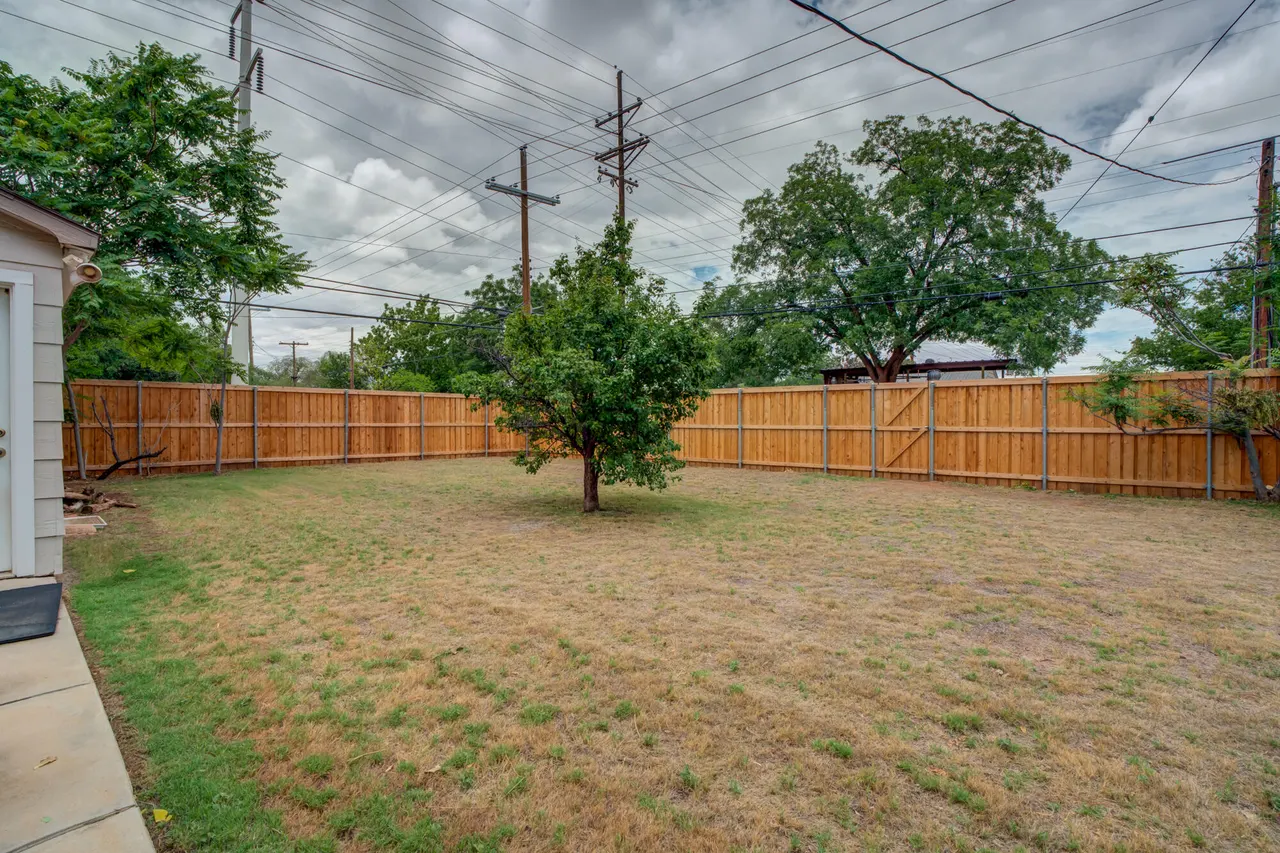 Photo 30 — 2826 33rd Street, Lubbock, TX 79410