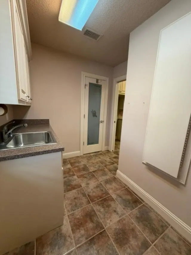 Photo 19 — 913 W 9th Street, Idalou, TX 79329
