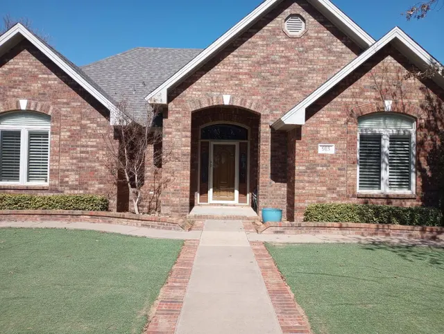 Photo 2 — 913 W 9th Street, Idalou, TX 79329