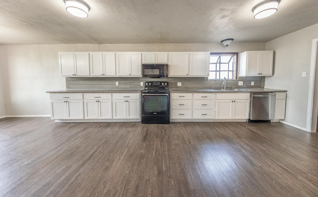 Photo 6 — 7441 34th Street, Lubbock, TX 79407