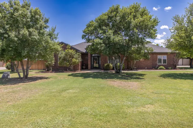 Front exterior — 8117 County Road 7610, Wolfforth, TX 79382