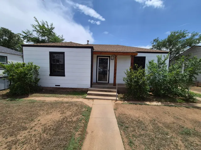 Photo 2 — 1618 9th Street, Levelland, TX 79336