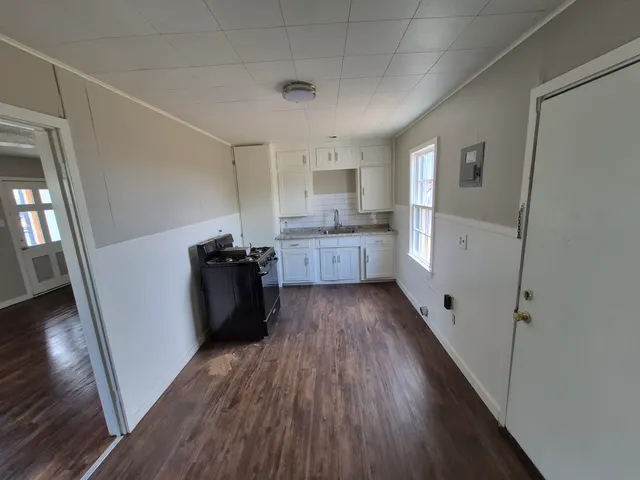 Photo 5 — 1618 9th Street, Levelland, TX 79336