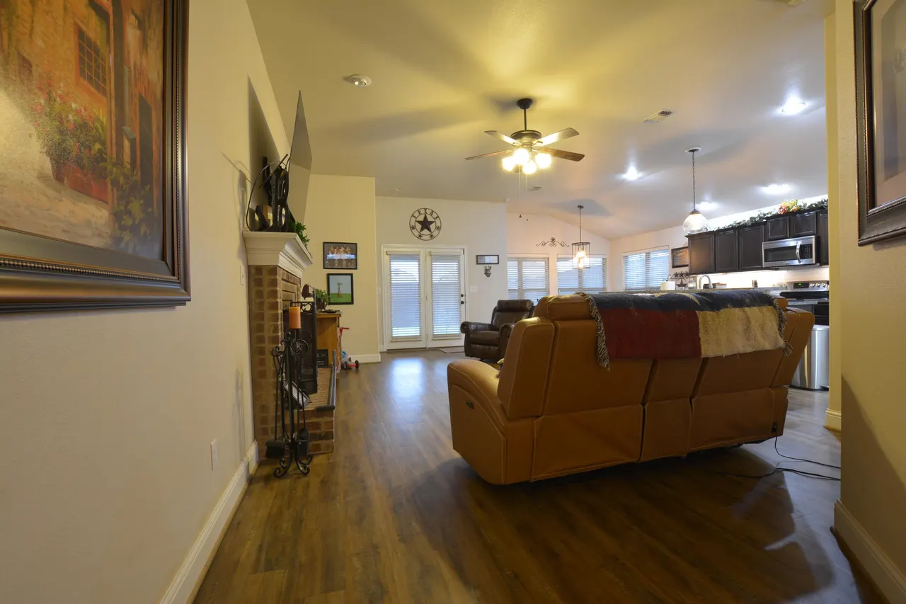 Photo 3 — 7044 95th Street, Lubbock, TX 79424